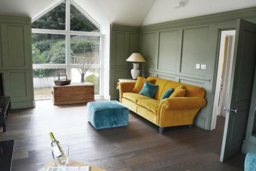 Brooks Lodge