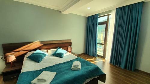 Hostal Mestia 4 Season