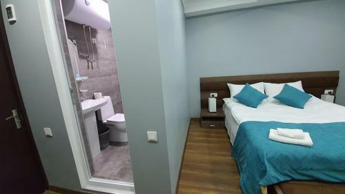 Hostal Mestia 4 Season