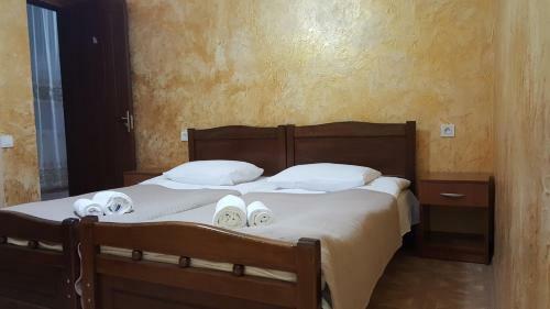 Hostal Mestia 4 Season