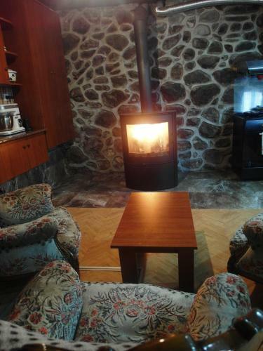 Hostal Mestia 4 Season