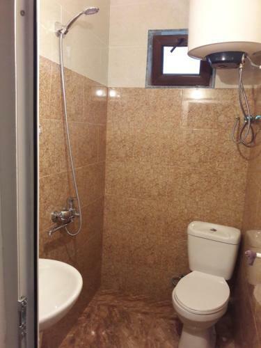 Hostal Guest House Adelina