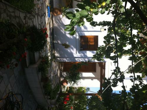 Okeanis Apartments