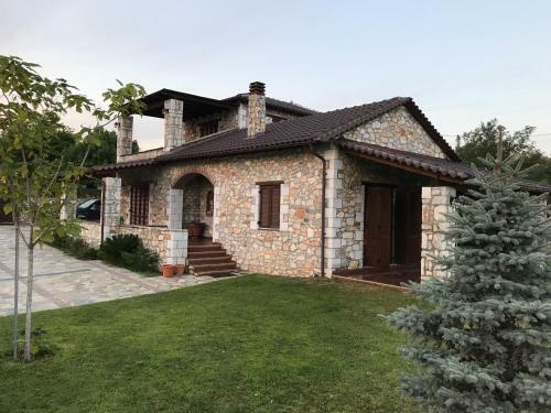 Petrini Villa Avramilias