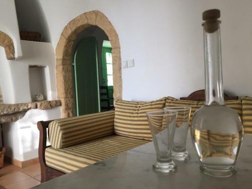Hostal Villa Lemonia - Guest House