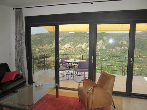 Luxurious Villa In Foinikounta With Panoramic View