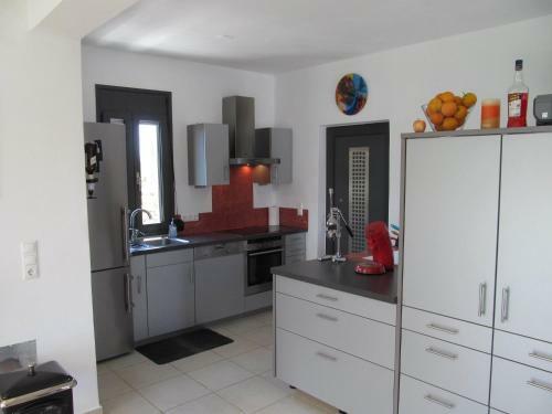 Luxurious Villa In Foinikounta With Panoramic View