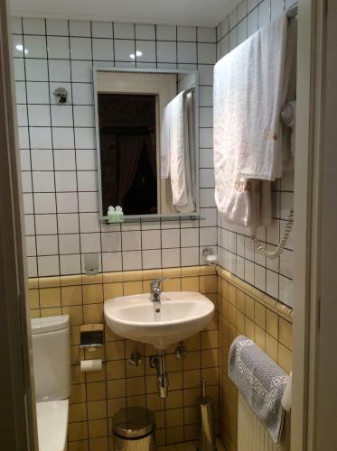 Hostal Oihalia Guesthouse