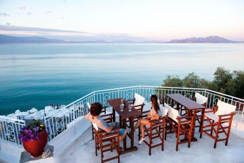 Spacious Apartment On The Beachfront