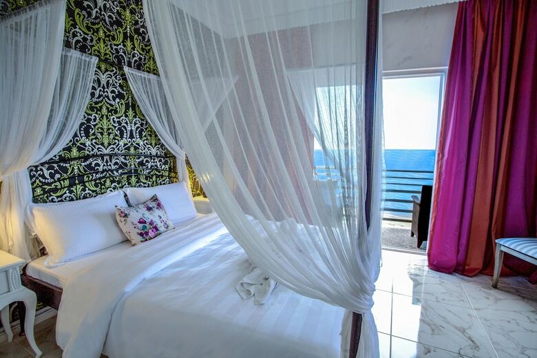 Hotel Panorama Suites & Spa