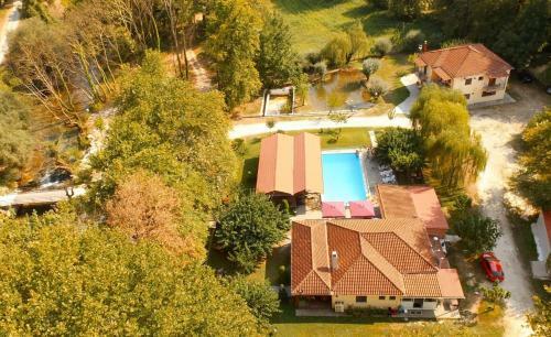 Hostal Dipla Sto Potami (next To The River)