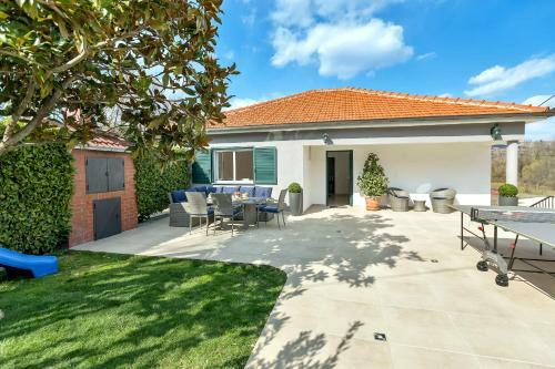 Villa Imota With Swimming Pool