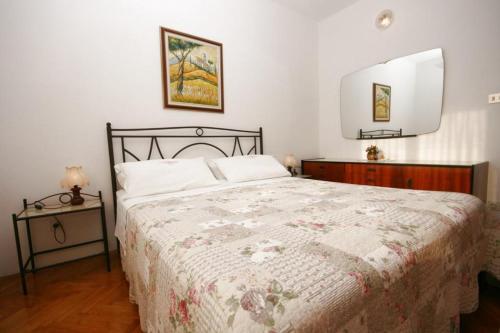 Apartments With A Parking Space Novigrad - 7020