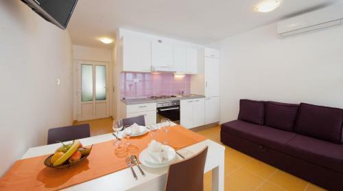 Apartments Lopari