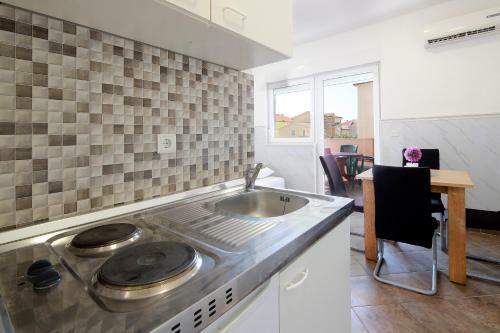 Summer Vibes Apartments