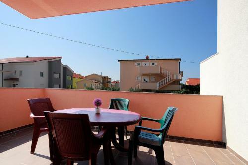 Summer Vibes Apartments