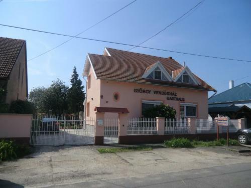 Hostal Gy�rgy Vend�gh�z