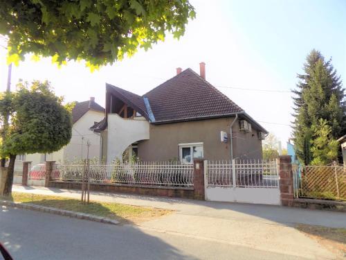 Hostal �va Vend�gh�z