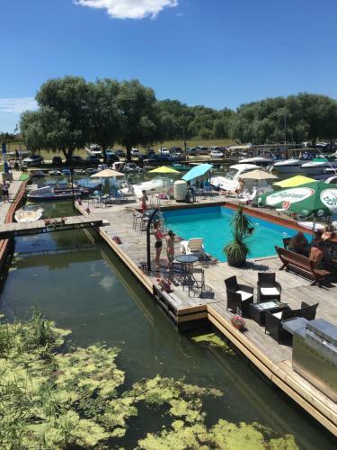 Hotel T�nd�rf�tyol**** Sz�llodahaj�