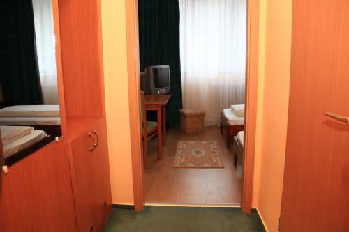 Hotel �zd