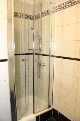 Hotel �zd