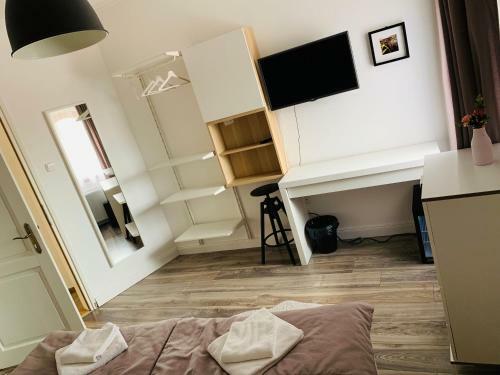 Hostal Kostel �tterem �s Panzi�
