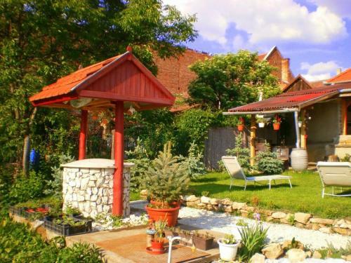 Hostal S�tor-hegy Vend�gh�z