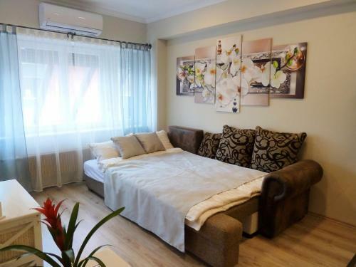 V�rlak Apartman