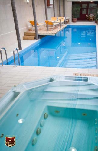 Hotel Toldi Fogad�