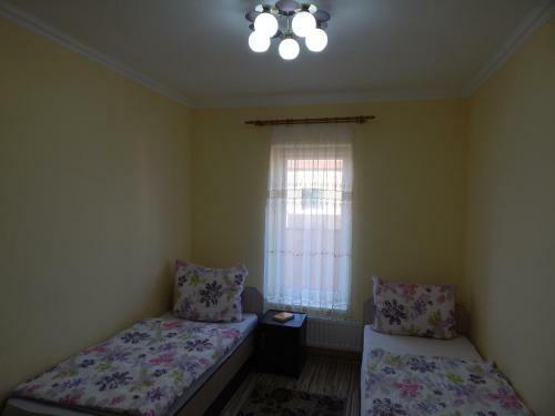 Halv�ny Vend�gh�z