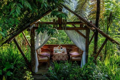 Sang Giri - Mountain Glamping Camp