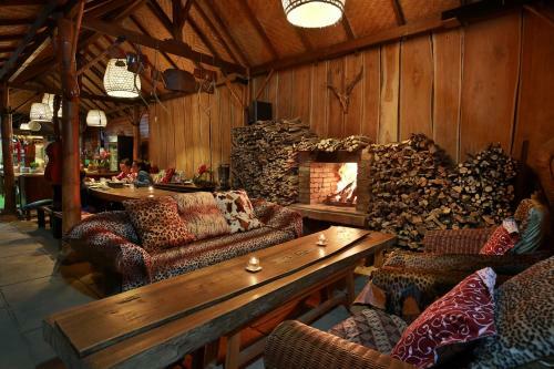 Sang Giri - Mountain Glamping Camp
