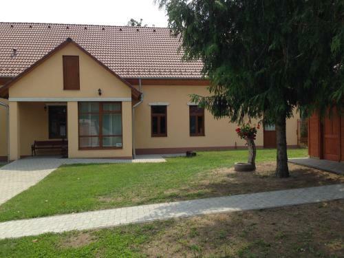 Hostal Althaus Vend�gh�z