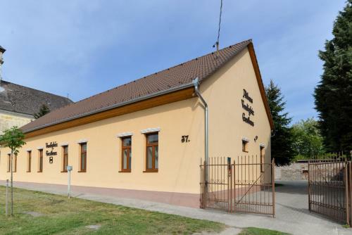 Hostal Althaus Vend�gh�z