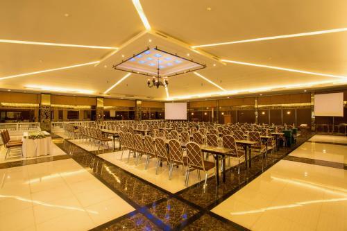 Hotel Laras Asri Resort & Spa