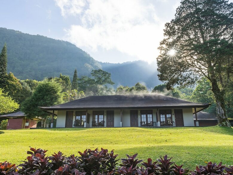 Hotel Handara Golf & Resort Bali