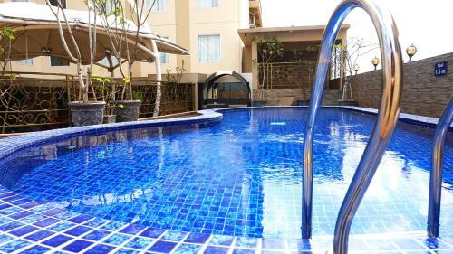 Sapphire Sky Hotel & Conference