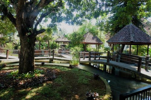 Minak Jinggo Hotel