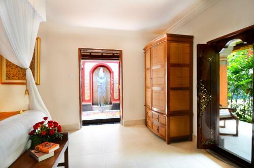 Tirta Ayu Hotel And Restaurant