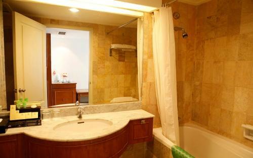 Hotel Resor Tuban Tropis