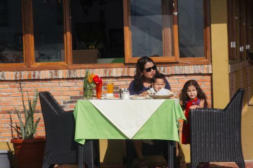 Hostal Toba Village Inn