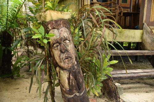 Hostal Putih Lessy Indah