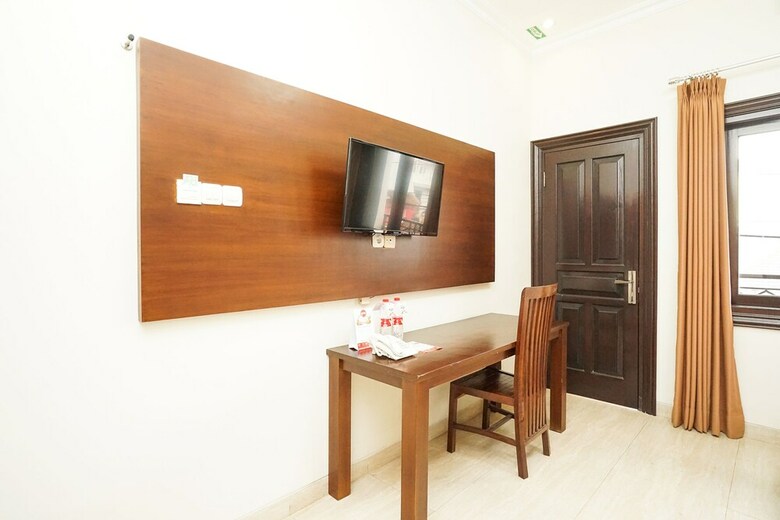 Oyo 309 Avila Ketapan Rame Hotel