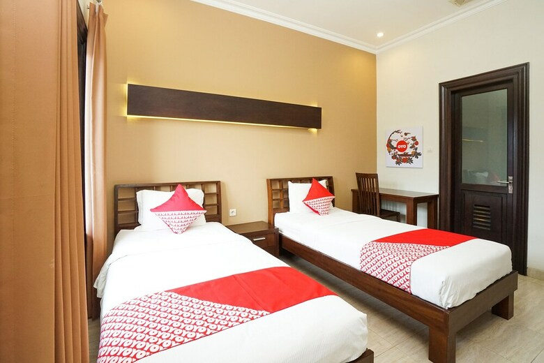 Oyo 309 Avila Ketapan Rame Hotel