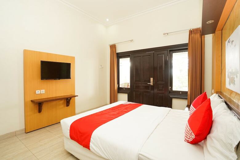 Oyo 309 Avila Ketapan Rame Hotel