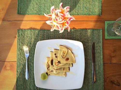 D'sawah Amed Homestay & Warung
