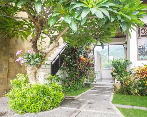 D'sawah Amed Homestay & Warung