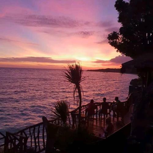 Nini`s Beach Bungalows