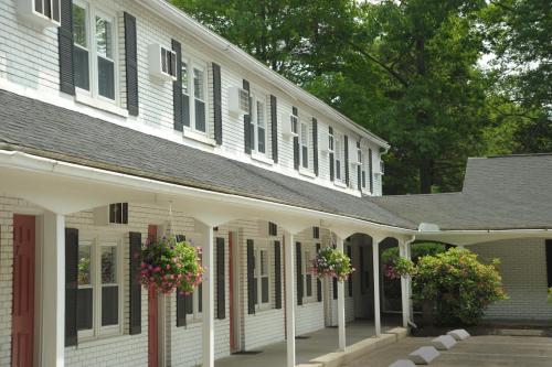 Motel University Lodge
