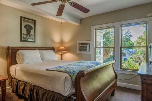 Hotel The Historic Peninsula Inn